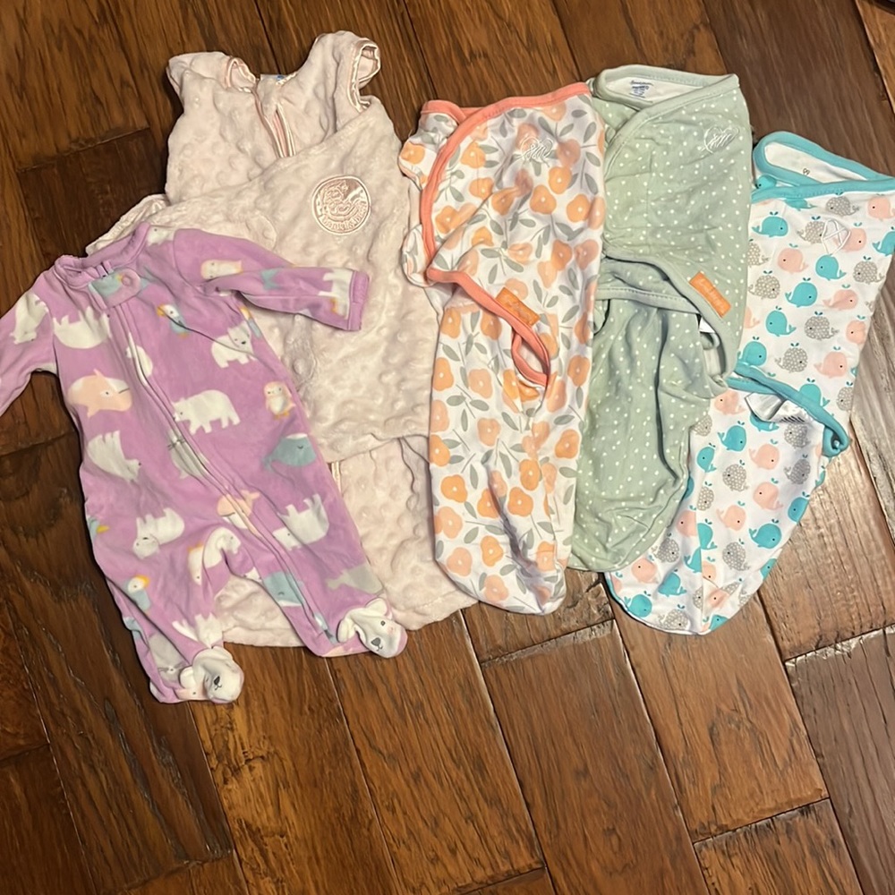 Minky Halo & SwaddleMe Sleeper Lot